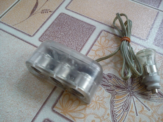 ช่องเสียบไฟที่ต่อบุหรี่ แบบ 3ช่อง สีขาว CARMET