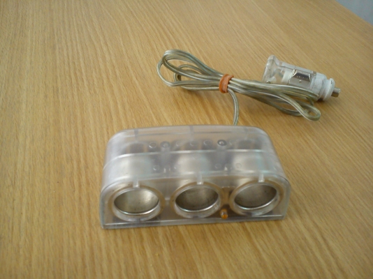 ช่องเสียบไฟที่ต่อบุหรี่ แบบ 3ช่อง สีขาว CARMET