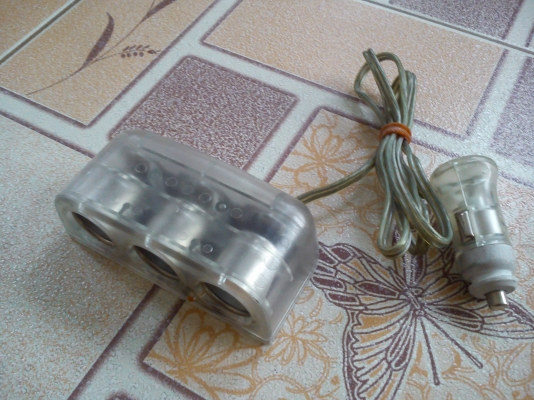 ช่องเสียบไฟที่ต่อบุหรี่ แบบ 3ช่อง สีขาว CARMET