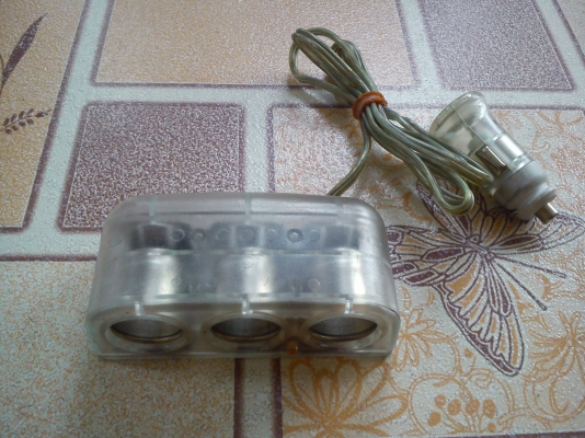 ช่องเสียบไฟที่ต่อบุหรี่ แบบ 3ช่อง สีขาว CARMET