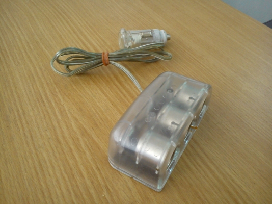 ช่องเสียบไฟที่ต่อบุหรี่ แบบ 3ช่อง สีขาว CARMET