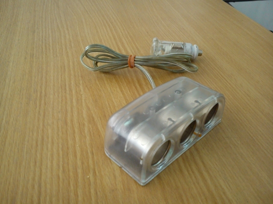 ช่องเสียบไฟที่ต่อบุหรี่ แบบ 3ช่อง สีขาว CARMET