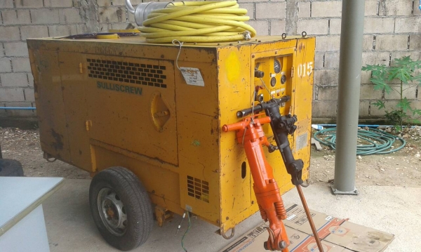 ขายปั้มลมซัลลิสสกรู3หัวเจาะพร้อมสายลมยาว50เมตรใหม่,หัวแย้กปูนและก้าน,หัวเจาะและก้าน