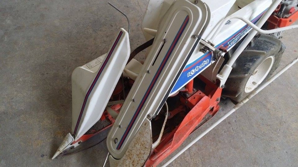 รถเกี่ยวข้าวเดินตามแบบมัดข้าวในตัว KUBOTA  รุ่น RB30(2) เก่าญี่ปุ่น สภาพสวย เครื่องพร้อมใช้งาน ไม่เคยใช้งานในไทย