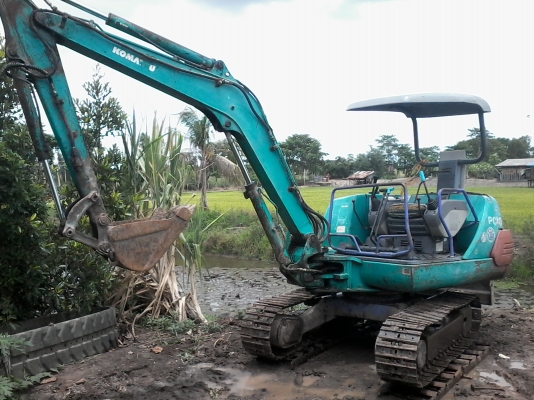 ขายPC 30-7E เครื่องดำ สภาพช่วงล่างเต็มระบบไฟฟ้าครบ มีลายแย็ก เอวแน่น เครื่องดีปั๊มนิ้ว แห้งๆ