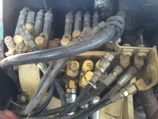 ขายPC 30-7E เครื่องดำ สภาพช่วงล่างเต็มระบบไฟฟ้าครบ มีลายแย็ก เอวแน่น เครื่องดีปั๊มนิ้ว แห้งๆ