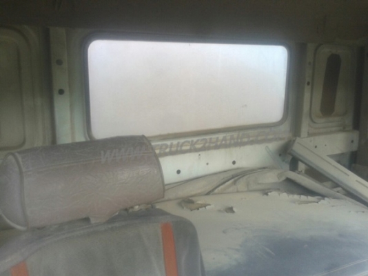 รถบรรทุกน้ำ 10 ล้อ ยี่ห้อ VOLVO  รุ่น FL10 เครื่อง 6 สูบเทอร์โบ น็อต 10 ตัว