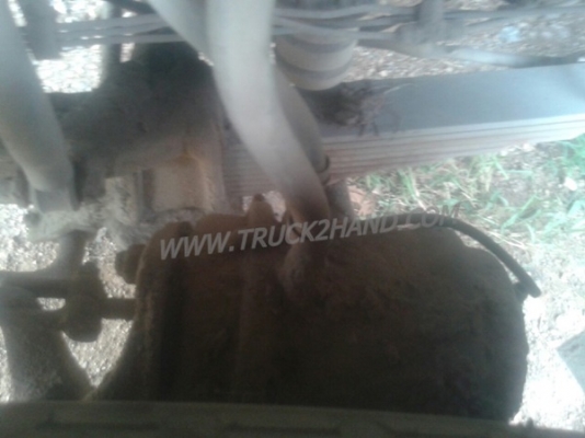 รถบรรทุกน้ำ 10 ล้อ ยี่ห้อ VOLVO  รุ่น FL10 เครื่อง 6 สูบเทอร์โบ น็อต 10 ตัว