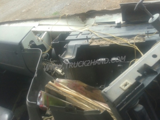 รถบรรทุกน้ำ 10 ล้อ ยี่ห้อ VOLVO  รุ่น FL10 เครื่อง 6 สูบเทอร์โบ น็อต 10 ตัว