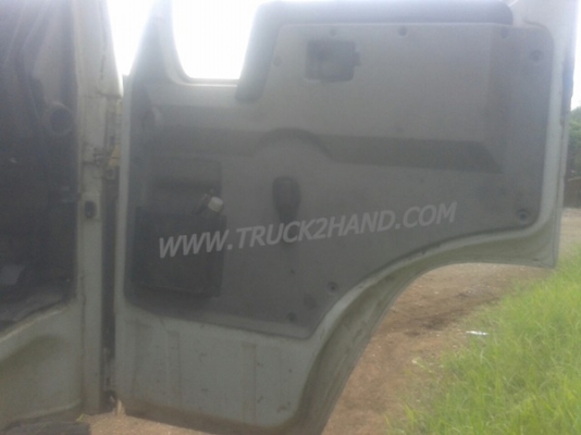 รถบรรทุกน้ำ 10 ล้อ ยี่ห้อ VOLVO  รุ่น FL10 เครื่อง 6 สูบเทอร์โบ น็อต 10 ตัว