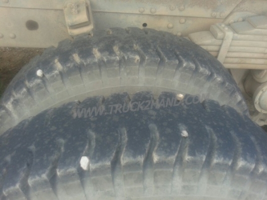 รถบรรทุกน้ำ 10 ล้อ ยี่ห้อ VOLVO  รุ่น FL10 เครื่อง 6 สูบเทอร์โบ น็อต 10 ตัว