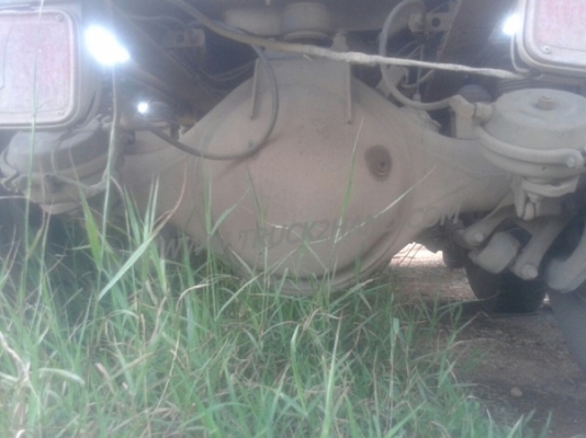 รถบรรทุกน้ำ 10 ล้อ ยี่ห้อ VOLVO  รุ่น FL10 เครื่อง 6 สูบเทอร์โบ น็อต 10 ตัว