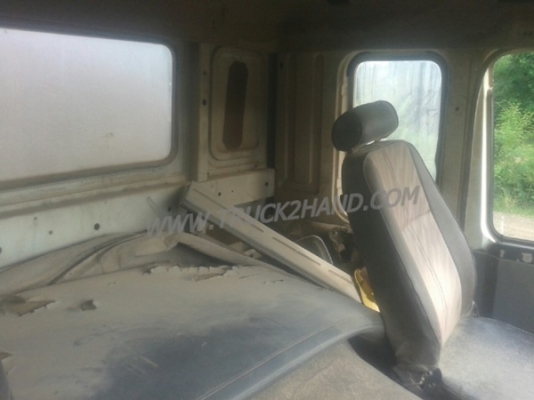 รถบรรทุกน้ำ 10 ล้อ ยี่ห้อ VOLVO  รุ่น FL10 เครื่อง 6 สูบเทอร์โบ น็อต 10 ตัว