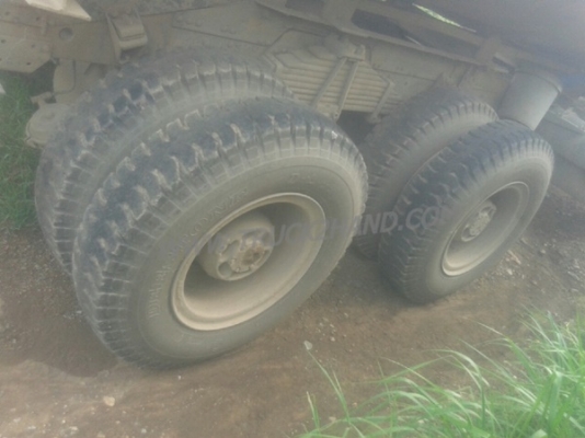 รถบรรทุกน้ำ 10 ล้อ ยี่ห้อ VOLVO  รุ่น FL10 เครื่อง 6 สูบเทอร์โบ น็อต 10 ตัว