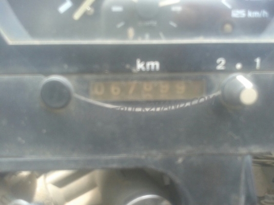 รถบรรทุกน้ำ 10 ล้อ ยี่ห้อ VOLVO  รุ่น FL10 เครื่อง 6 สูบเทอร์โบ น็อต 10 ตัว