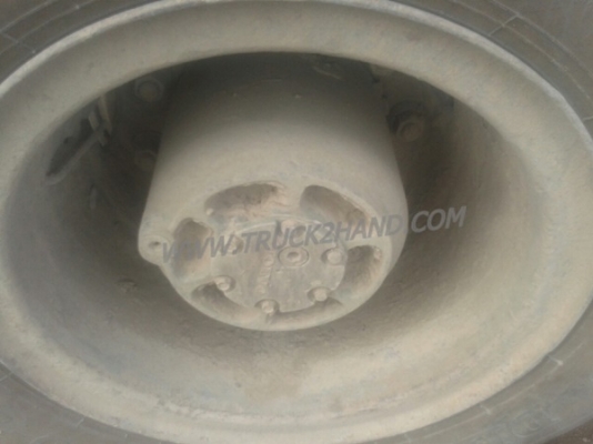 รถบรรทุกน้ำ 10 ล้อ ยี่ห้อ VOLVO  รุ่น FL10 เครื่อง 6 สูบเทอร์โบ น็อต 10 ตัว