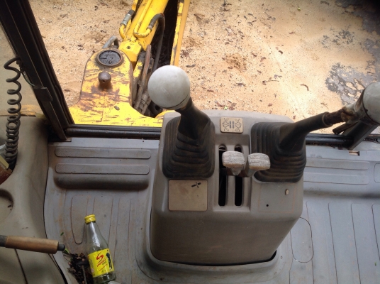 JCB  หน้าตักหลังขุด  ประมูลจากรถราชการ