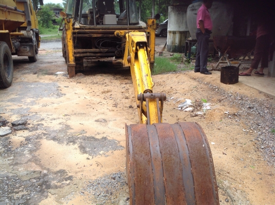 JCB  หน้าตักหลังขุด  ประมูลจากรถราชการ