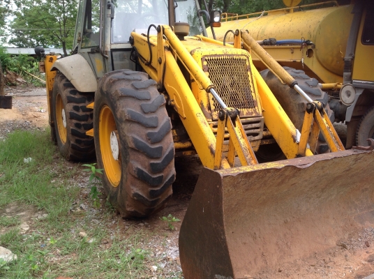 JCB  หน้าตักหลังขุด  ประมูลจากรถราชการ