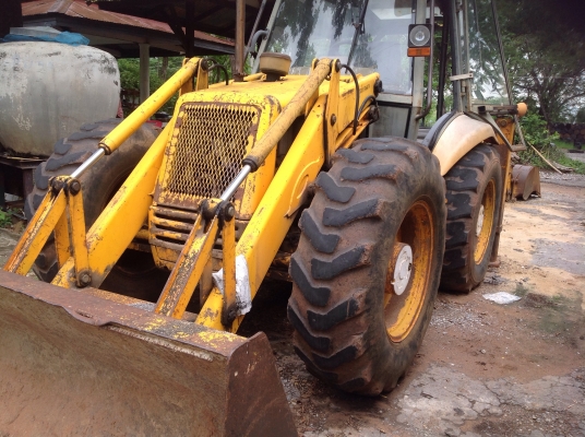 JCB  หน้าตักหลังขุด  ประมูลจากรถราชการ