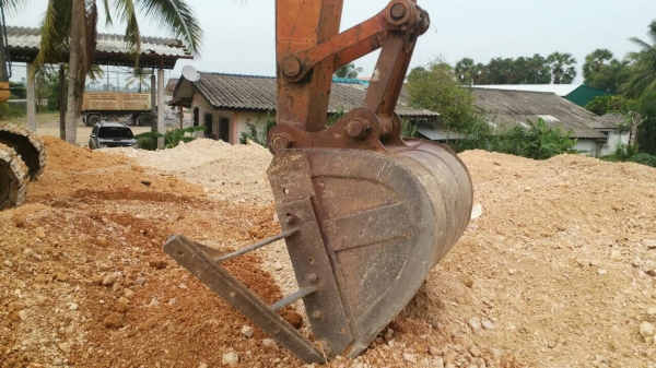 รถขุดPc200-6. เครื่องคัมมิลล์. เล่มทะเบียนย. รถสวยมาก