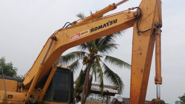 รถขุดPc200-6. เครื่องคัมมิลล์. เล่มทะเบียนย. รถสวยมาก