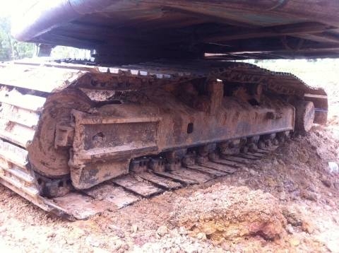 **685,000 บ.ต่อรอง///แบคโฮ MARK V (5) SK 200 เล่มทะเบียน **ขาย KOBELCO MARK 5 SK200 แบคโฮ พร้อมใช้ ราคาเบา HYD.EXCAVATOR KOBELCO MARK V(5) SK200 เครื่องเดิม ปั้มเดิม ไฟฟ้าครบ เครื่องดี แน่น ปั้มดี แรง ทำงานดี เร็วดี ครับ บูมอาร์มดี มีปะตามรูป บุ้งกี๋ดี หน