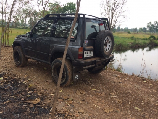ขายVITARA 3Dประกอบนอก4WDเครื่องคาบู1600 cc เกียร์ธรรมดา