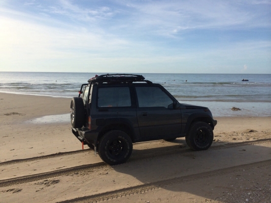 ขายVITARA 3Dประกอบนอก4WDเครื่องคาบู1600 cc เกียร์ธรรมดา