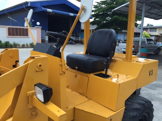 รถตักล้อยาง YANMAR V3 นำเข้าจากญี่ปุ่น ขนาดเท่า KOMATSU WA30รถตักล้อยาง YANMAR V3 นำเข้าจากญี่ปุ่น ขนาดเท่า KOMATSU WA30