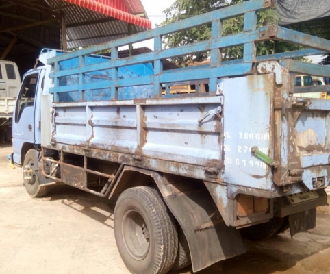 หกล้อ อีซูซุ NKR130โบว์ยูโรทู ปี48 ดั้ม5คิว ใช้วิ่งงานวัสดุก่อสร้างเหมาะมากๆ เล่มเอกสารพร้อมโอน ราคา 468,000บ  รถห้างแท้