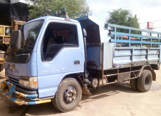 หกล้อ อีซูซุ NKR130โบว์ยูโรทู ปี48 ดั้ม5คิว ใช้วิ่งงานวัสดุก่อสร้างเหมาะมากๆ เล่มเอกสารพร้อมโอน ราคา 468,000บ  รถห้างแท้