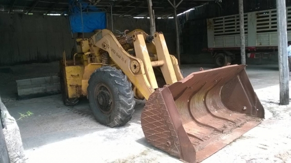 ขายรถตัก KAWASAKI รุ่น KSS6 เอวอ่อน เกียร์ต้องได้ซ่อม ราคาต่อรองได้ครับ