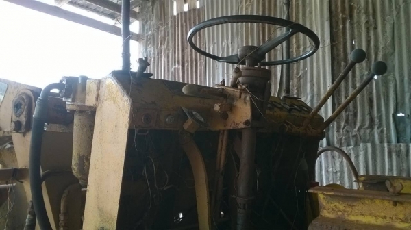 ขายรถตัก KAWASAKI รุ่น KSS6 เอวอ่อน เกียร์ต้องได้ซ่อม ราคาต่อรองได้ครับ