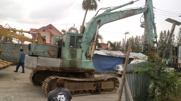 KOMATSU PC 120-3 รอลเลอร์7ลูก รถพร้อมใช้งาน