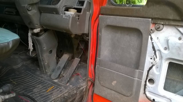 ขายรถ NISSAN 10 ล้อ เพลาเดียว ติดเครน 3 ตัน คัสซีสวยตลอดเส้น เครื่อง FE6 180 แรงม้า เบรคทิฟฟี่ พาวเวอร์  ทะเบียนพร้อมโอนครับ