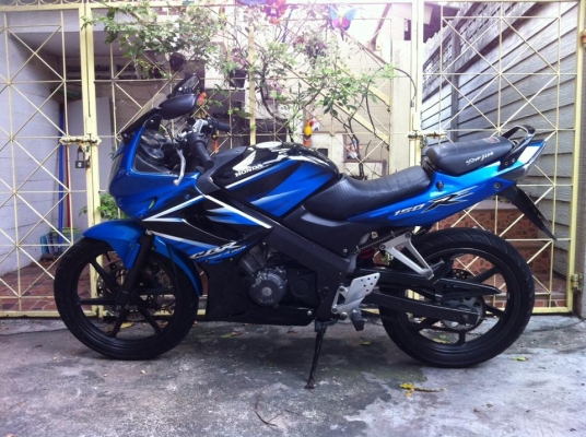 ขออนุญาติขาย HONDA CBR 150 รถปี 52 ตัวสุดท้าย สตา์ร์ทมือ โอนฟรี