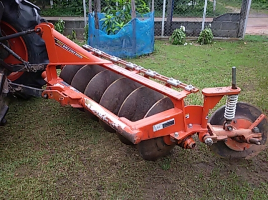 ผานพรวนรถไถ คูโบต้า ยันม่าร์ 36-49แรงครับ