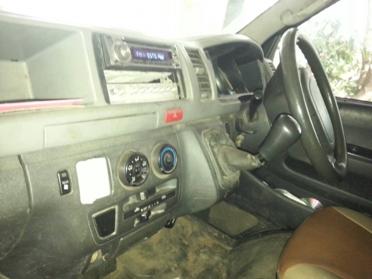 ขายด่วนรถตู้toyotacommuter