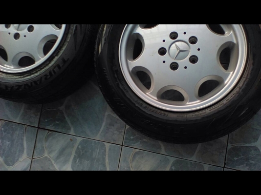 แม็กซ์เบนซ์ขอบ15พร้อมยาง5วง แม็กซ์เบนซ์ขอบ15พร้อมยาง5วง