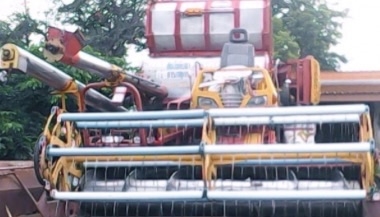 ขายรถเกี่ยวข้าวศักดิ์พัฒนา KM 48 เครื่องยนต์ 210 แรง HINO JO8C เครื่องแรงดีไม่มีแตกเยิ้ม อุ้ม 2.5 ตัน ปั๊มไดกิ้นเบอร์ 23 แรงดีทำงานได้เร็ว ช่วงล่างตัวเดิน 12 นอกแน่นดีพร้อมใช้งานได้เลย ราคาต่อรองได้ครับ