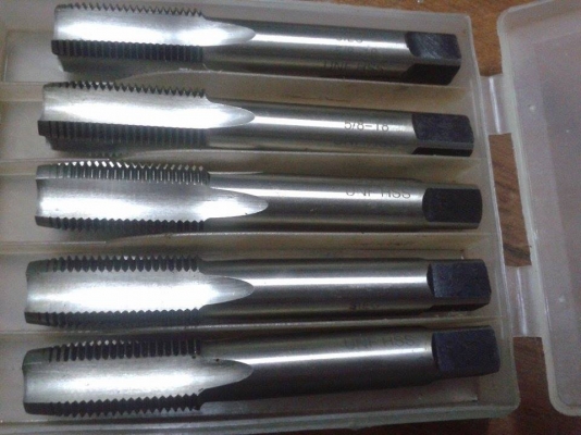 ดอกต๊าปไซส์ใหญ่ 5/8-18 ขายดอกละ 250 บาท เหมากล่องละ1000