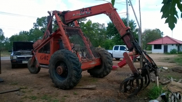 ขายรถคีบ 3 ล้อ สภาพพร้อมใช้งาน เครื่องเดิม 3 สูบ ปั้มดี ยางดี ราคาต่อรองได้ครับ
