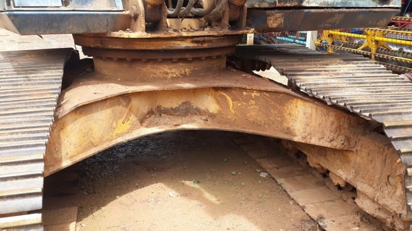 ขายรถขุดแบ็คโค KOMATSU PC200-5 บูมสวย เอวดี สภาพพร้อมใช้งาน เอกสารใบอินวอยซ์