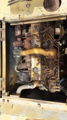 ขายรถขุดแบ็คโค KOMATSU PC200-5 บูมสวย เอวดี สภาพพร้อมใช้งาน เอกสารใบอินวอยซ์