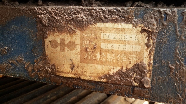 ขายรถขุดแบ็คโค KOMATSU PC200-5 บูมสวย เอวดี สภาพพร้อมใช้งาน เอกสารใบอินวอยซ์