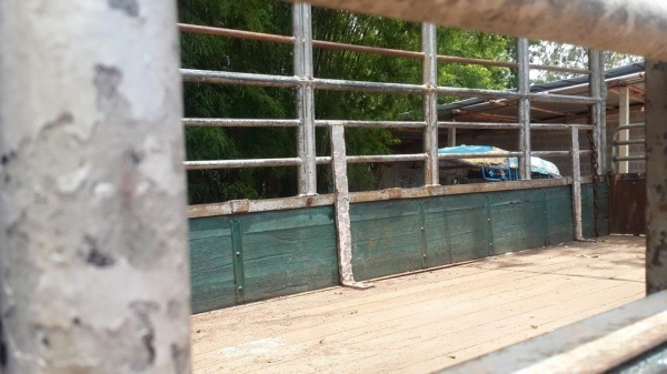 ขาย6ล้ออีซูซุ NPR120 ฝาขาวหัวเดิม แชชซีสวยเครื่องเดิม คอกเสริมข้างแป๊ปขาว แชชซี เอกสารเล่มทะเบียนพร้อมโอน