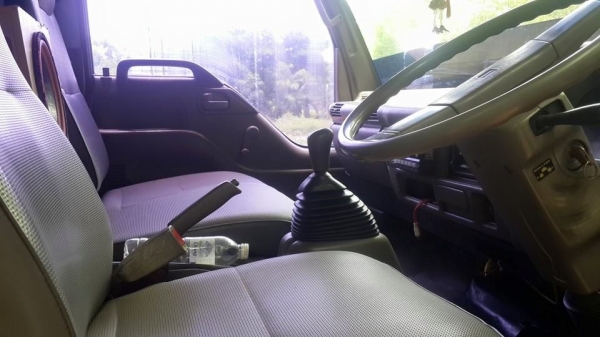 ขาย6ล้ออีซูซุ NPR120 ฝาขาวหัวเดิม แชชซีสวยเครื่องเดิม คอกเสริมข้างแป๊ปขาว แชชซี เอกสารเล่มทะเบียนพร้อมโอน