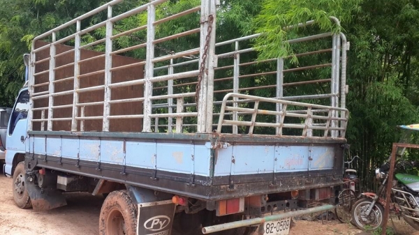 ขาย6ล้ออีซูซุ NPR120 ฝาขาวหัวเดิม แชชซีสวยเครื่องเดิม คอกเสริมข้างแป๊ปขาว แชชซี เอกสารเล่มทะเบียนพร้อมโอน