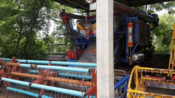 ขายรถเกี่ยวข้าว บางไทร JO8C260 เทอร์โบว์ ช่วงล่าง12 ปั๊มไดกิ้น23 สภาพพร้อมใช้งานเครื่องดี พร้อมลงงาน